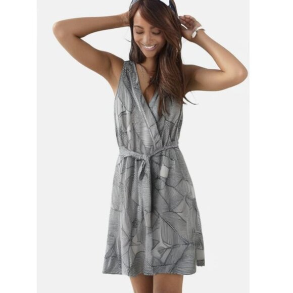 Sienna Sky Dresses & Skirts - Sienna Sky Women's Leaf Print Surplice Ruffled Short Dress Size Small NWT